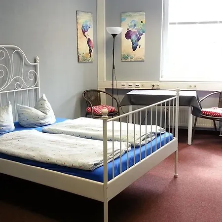 Die Etage East بيت شباب برلين